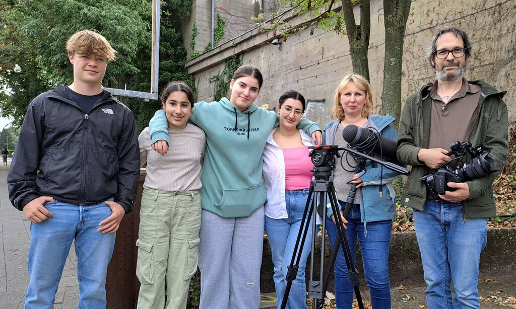 Gruppenfoto des Filmteams der Projekthelden