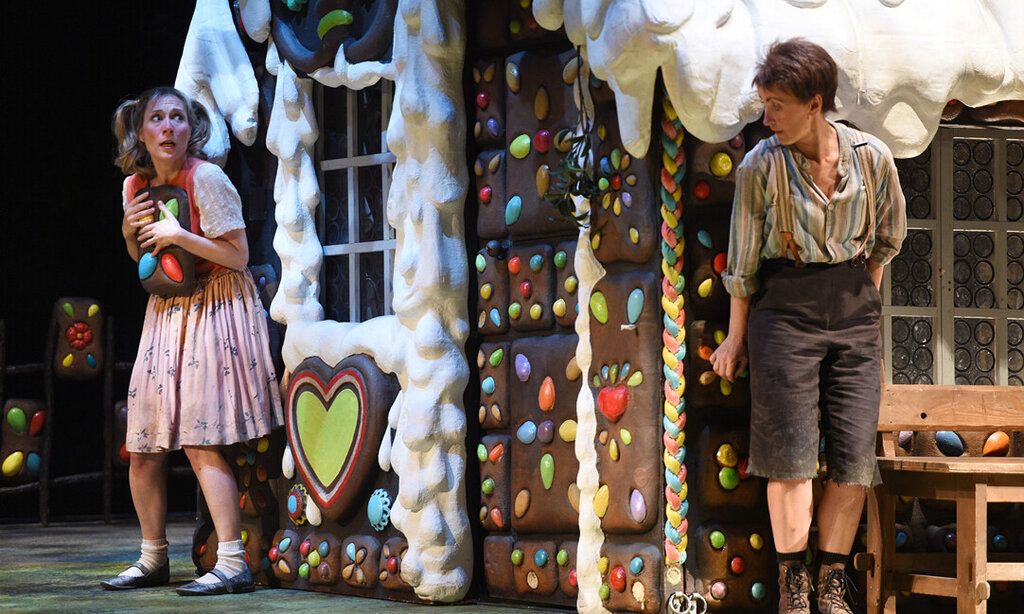 Hänsel und Gretel in der Deutschen Oper am Rhein.